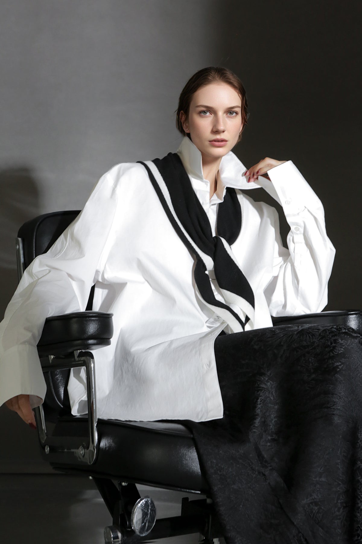 PIAOIN minimalist silhouette commuter shirt oversize versatile loose luxury -COX.