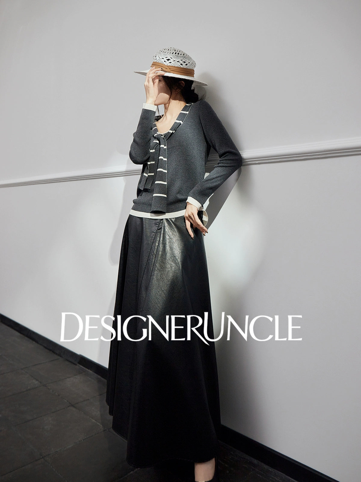 DGU| Dark Gray Striped Bow Tie Niche Design Retro Gentle Commuter Top - Antonio.