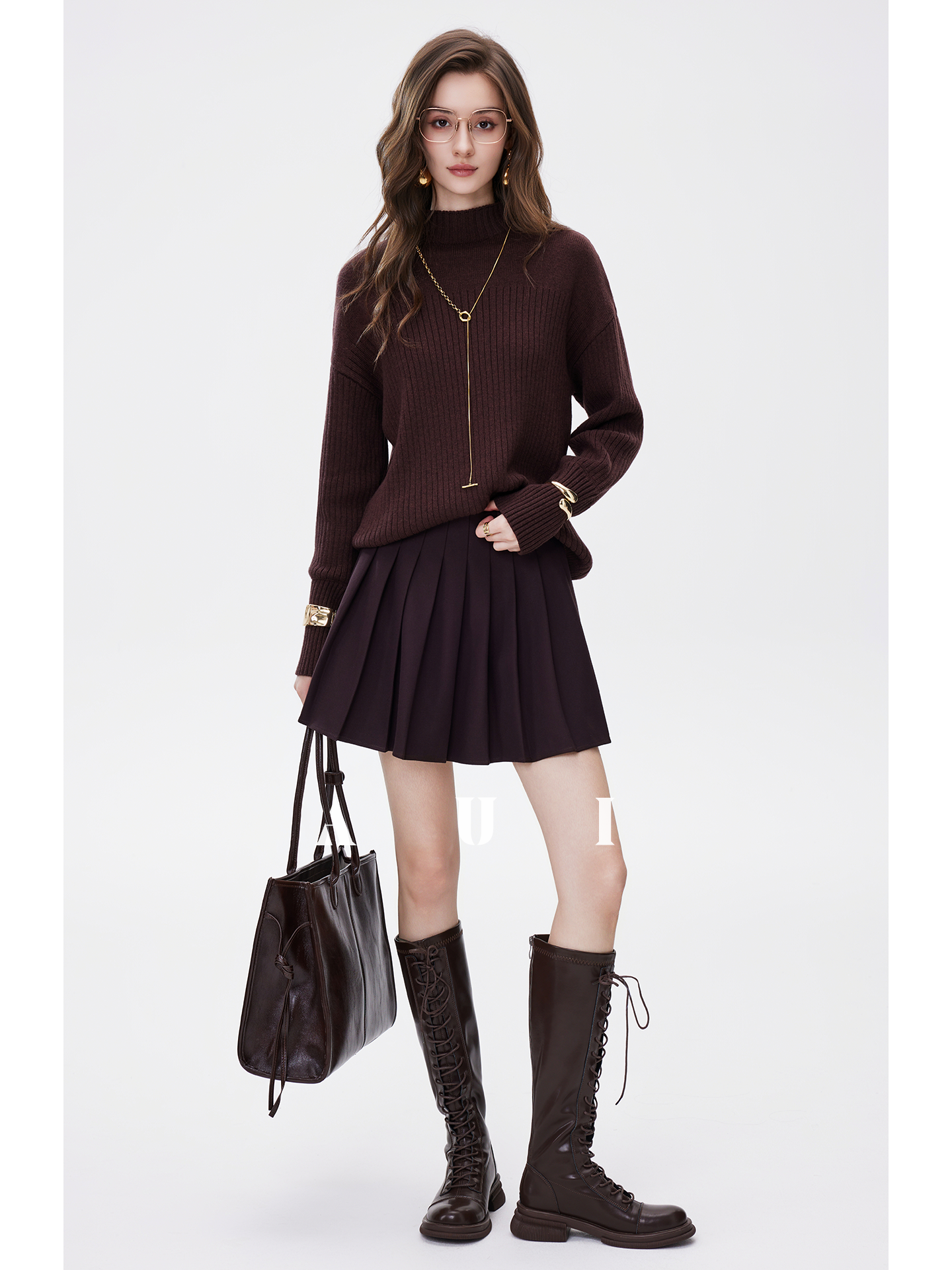 AUI can be seen as a pullover inner knitted sweater and a long-sleeved top -  Chung-Cha