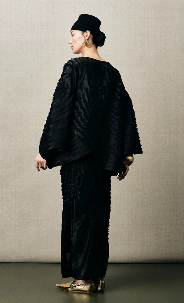 ZHUCHONGYUN oriental black round spiral pleated long slit straight skirt--HUNTER.