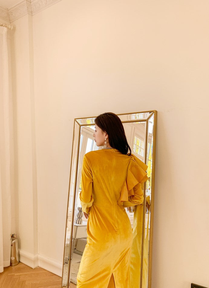 DOLLY Elegant Velvet Crew Neck Long Sleeve Ruffle Long Banquet Dress-PELKA