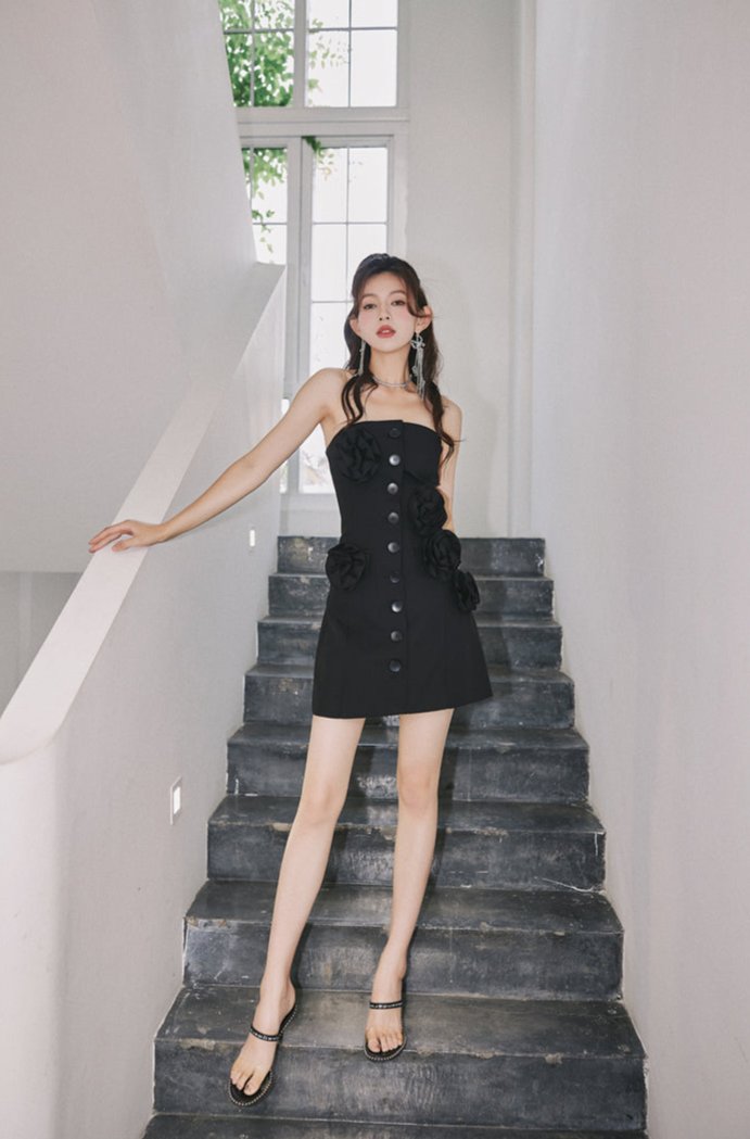 DOLLY Elegant White Flower Bud Chest Wrap High Waist Shor t Banquet Dress-LOLO