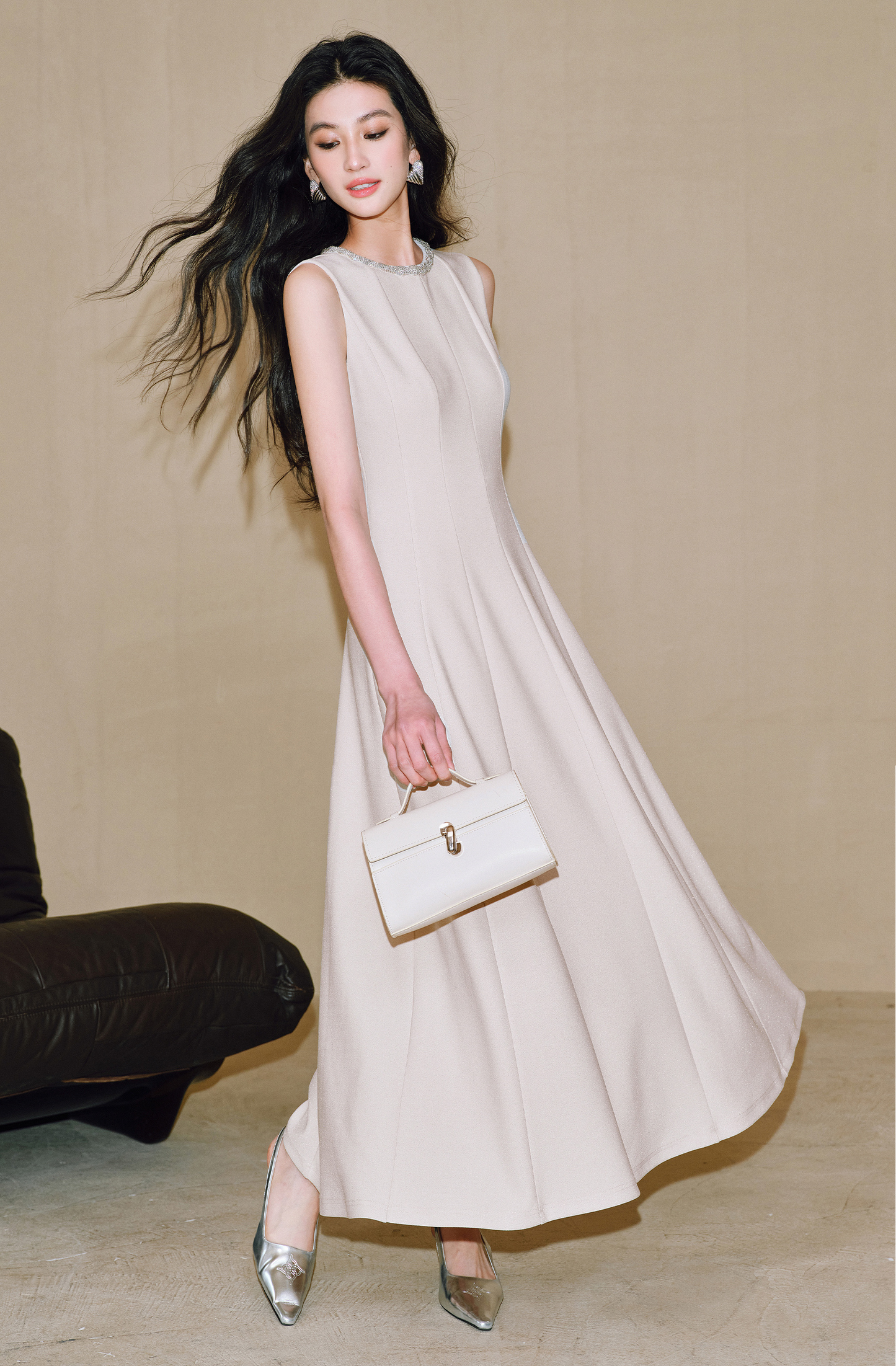 WANGXO | Sequin Silk Knit Dress with Vertical-Cut Waist A-Line Hem  SÉLI.
