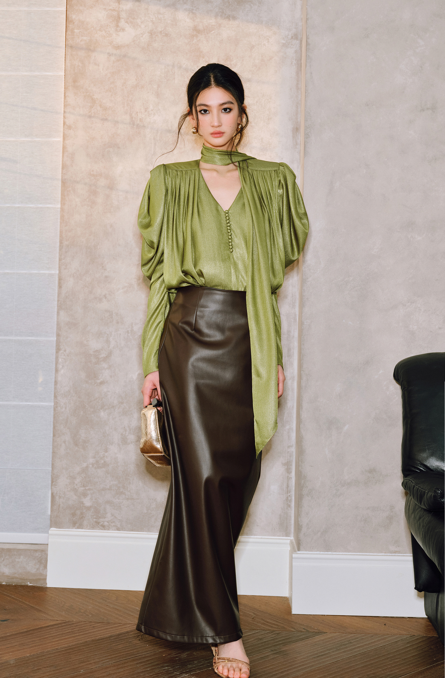 WANGXO | Satin Luster with Sequin-Embellished Silk Sleeve V-Neck Streamer Shirt - NIA.