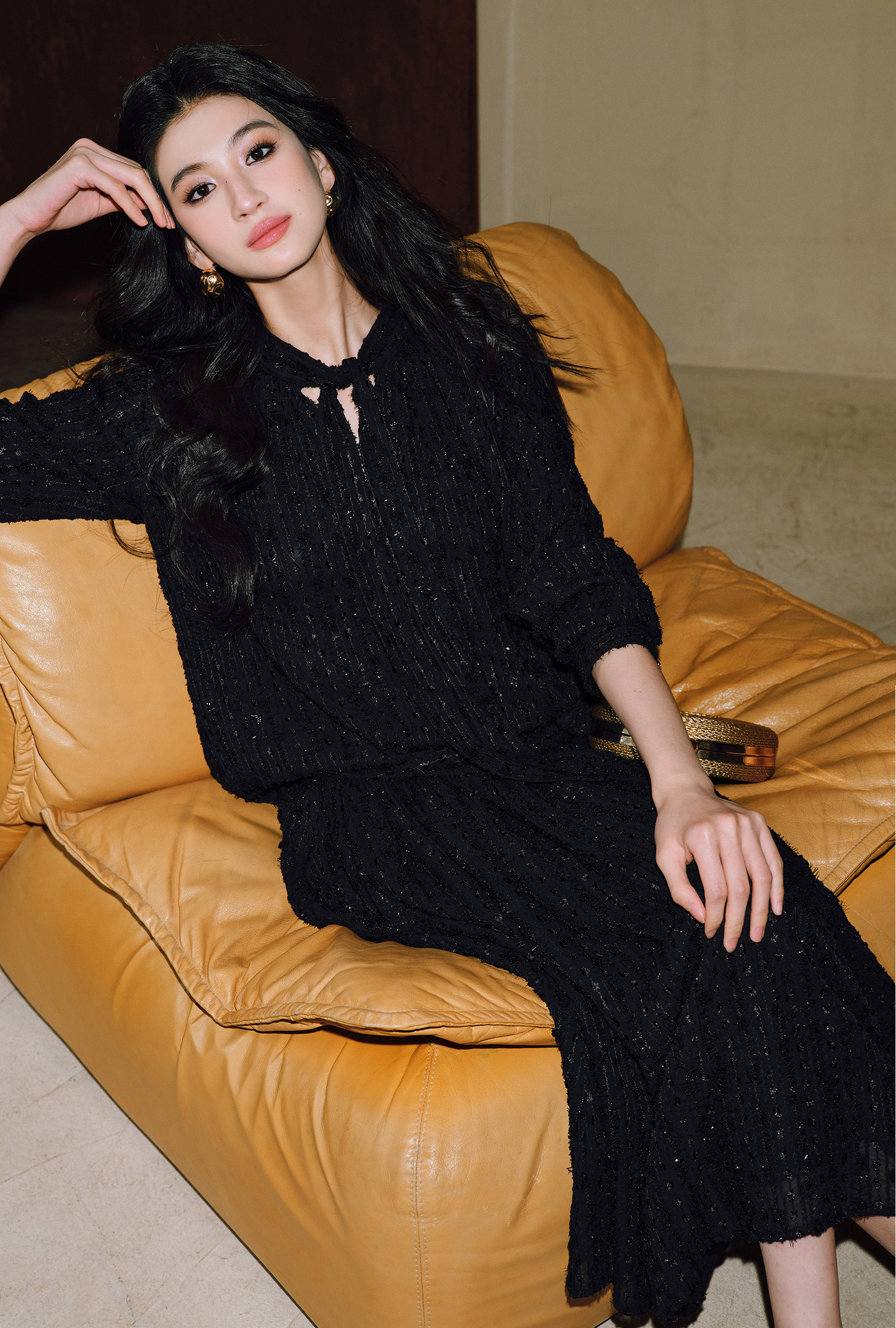 WANGXO | 3D Granular Jacquard Micro-Wrinkle Streamer V-Neck Top & Skirt Set- ADA.