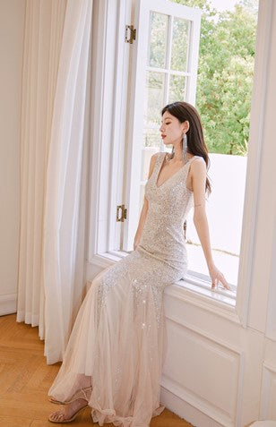 DOLLY Elegant Deep V-Neck Sleeveless Sequin Mesh Long Cocktail Dress-JUSTINA