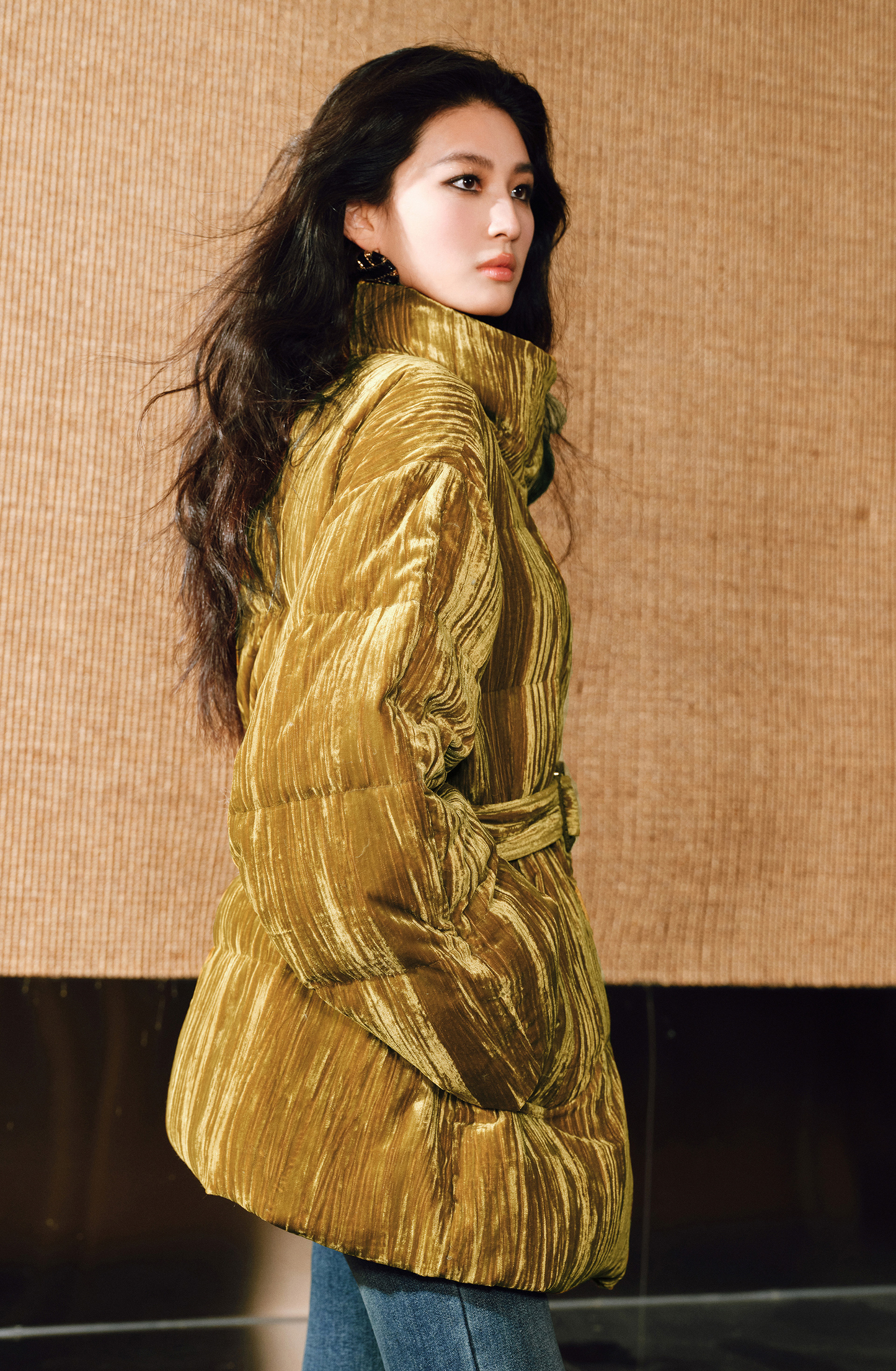 WANGXO |Pleated Velvet Jacket with Stand-Up Collar and Belt-ESMA.