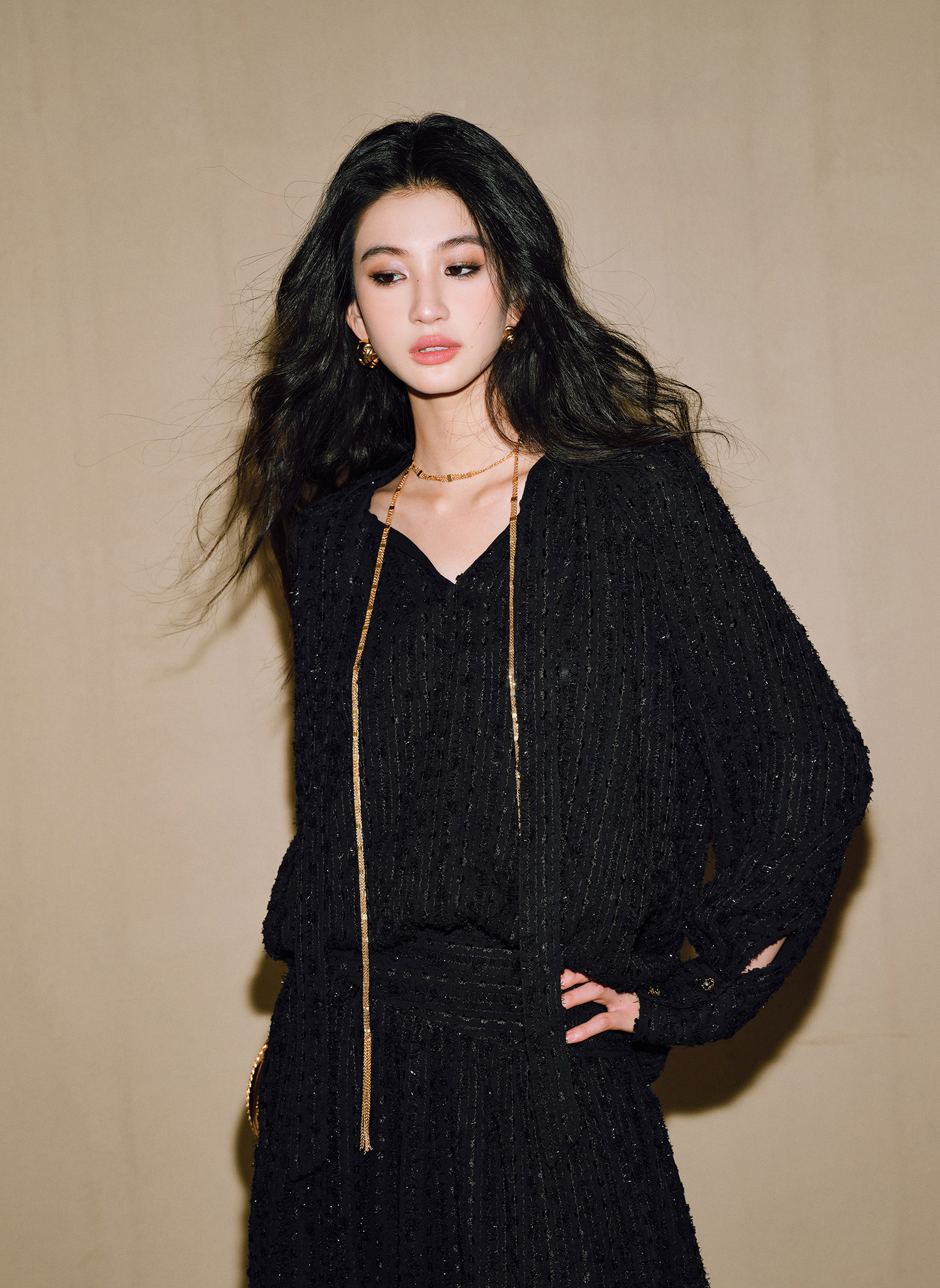 WANGXO | 3D Granular Jacquard Micro-Wrinkle Streamer V-Neck Top & Skirt Set- ADA.