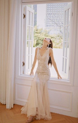 DOLLY Elegant Deep V-Neck Sleeveless Sequin Mesh Long Cocktail Dress-JUSTINA