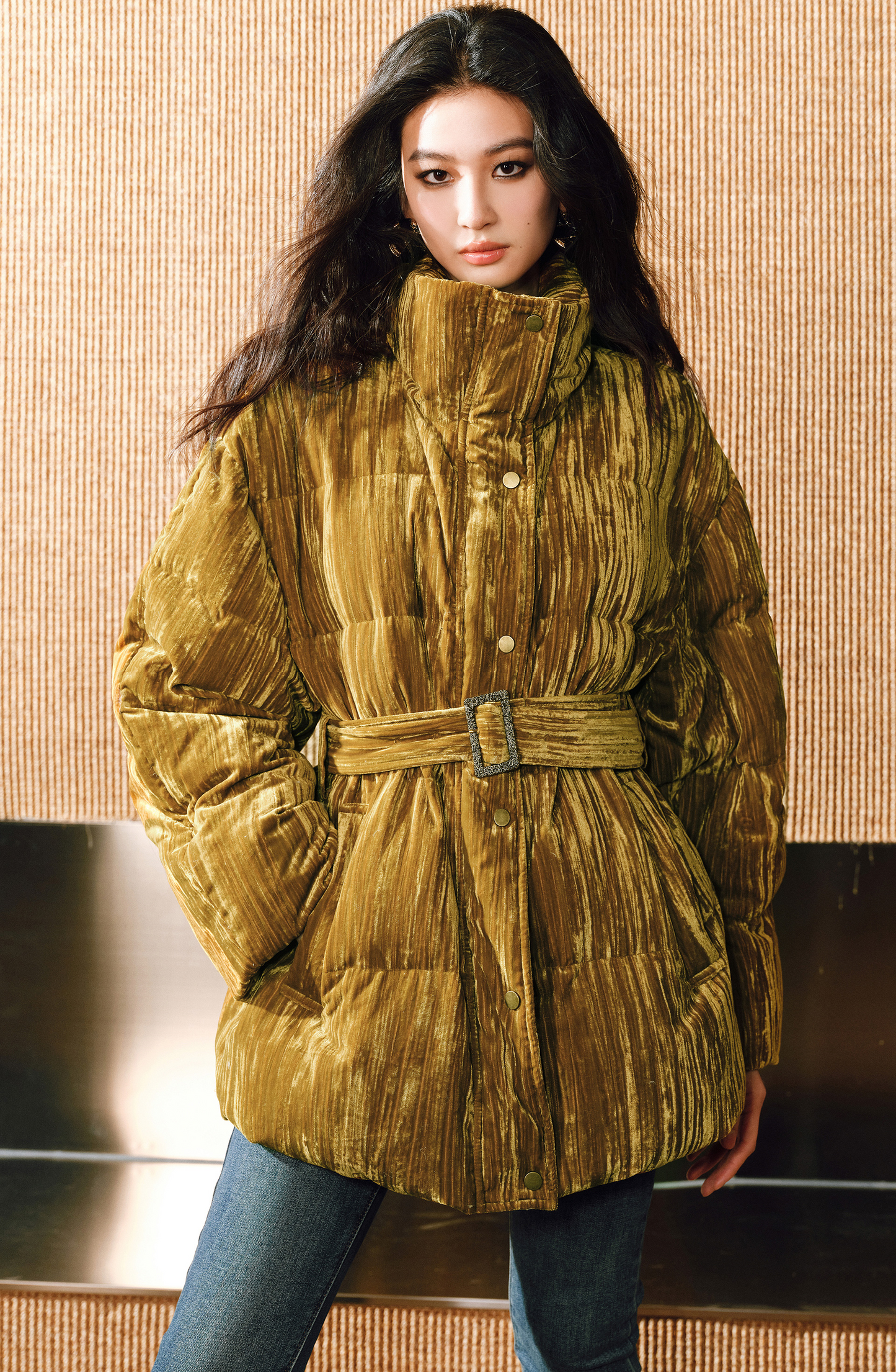 WANGXO |Pleated Velvet Jacket with Stand-Up Collar and Belt-ESMA.