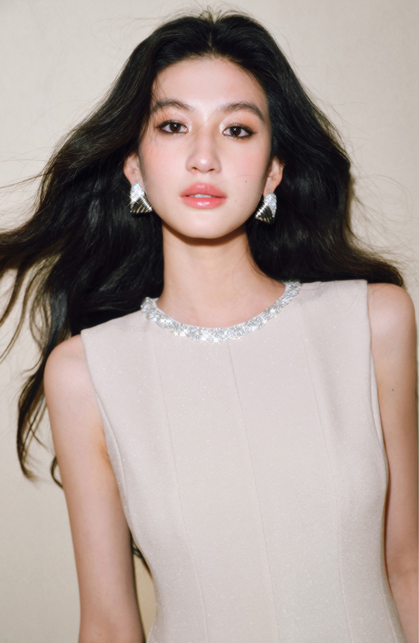 WANGXO | Sequin Silk Knit Dress with Vertical-Cut Waist A-Line Hem  SÉLI.