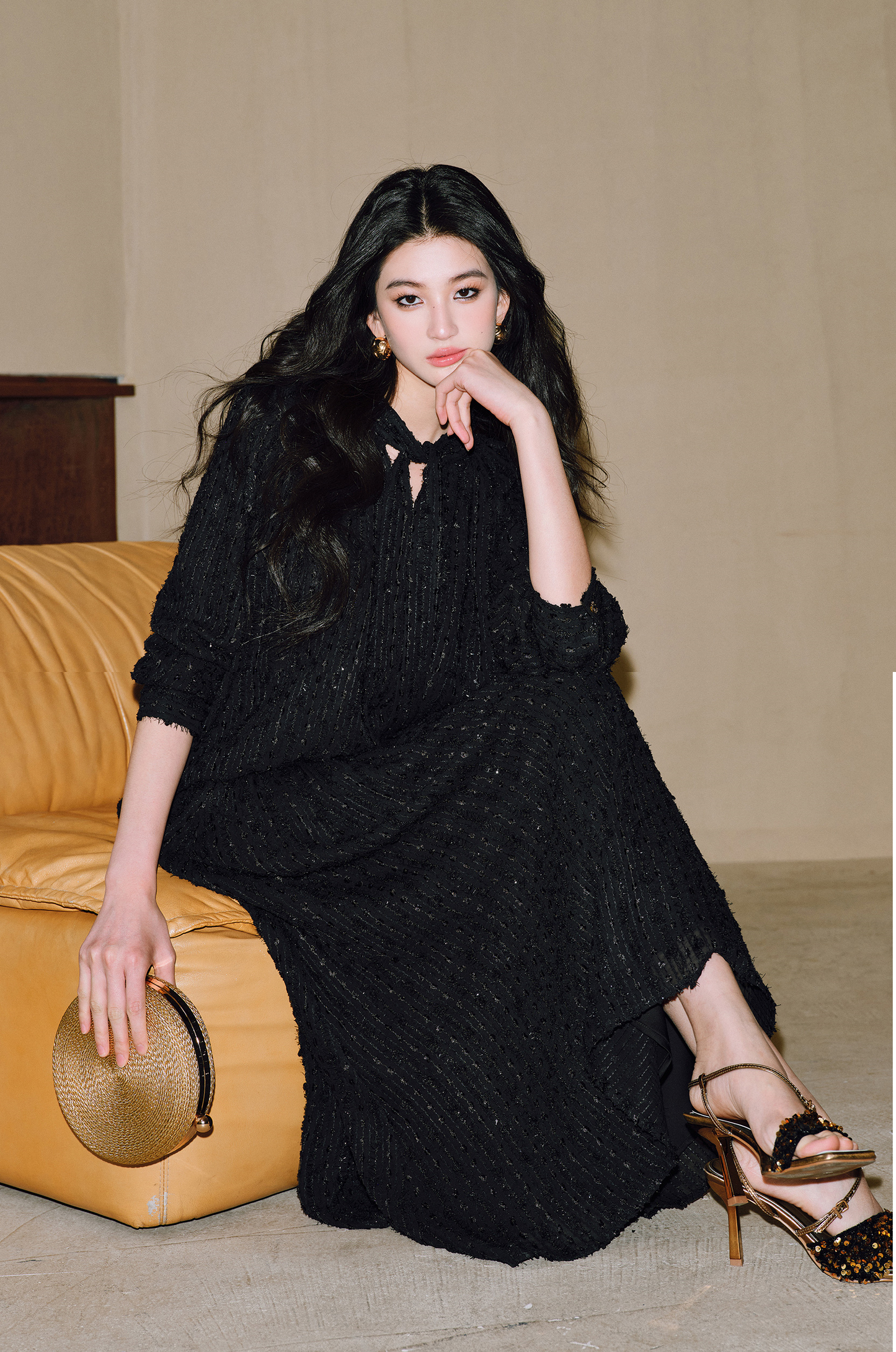 WANGXO | 3D Granular Jacquard Micro-Wrinkle Streamer V-Neck Top & Skirt Set- ADA.