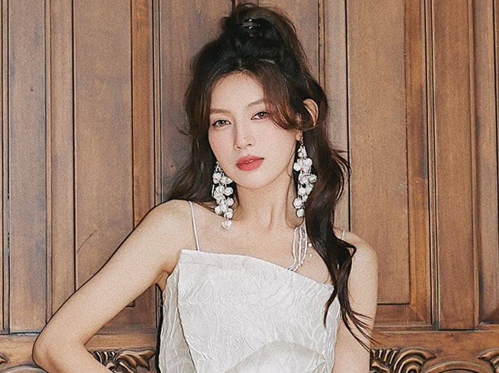 DOLLY Luxury Palace Style Flower Bud Tassel Chic Earrings-DALAL