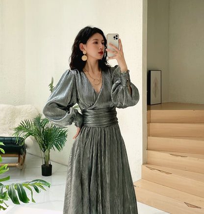 DOLLY Elegant Retro Gold Deep V-Neck Long Puff Sleeve Long Slit Award Dress-HUGO