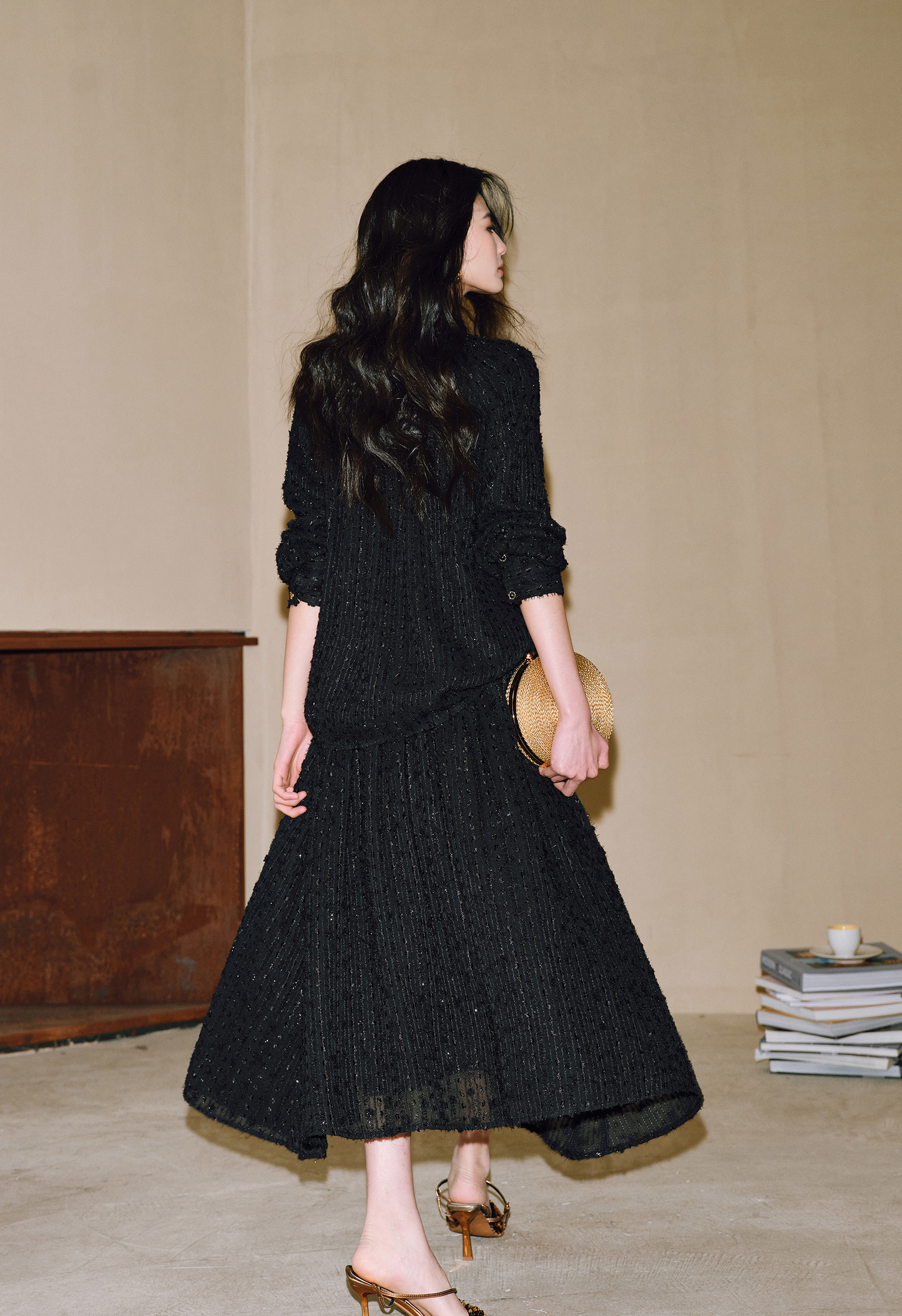 WANGXO | 3D Granular Jacquard Micro-Wrinkle Streamer V-Neck Top & Skirt Set- ADA.