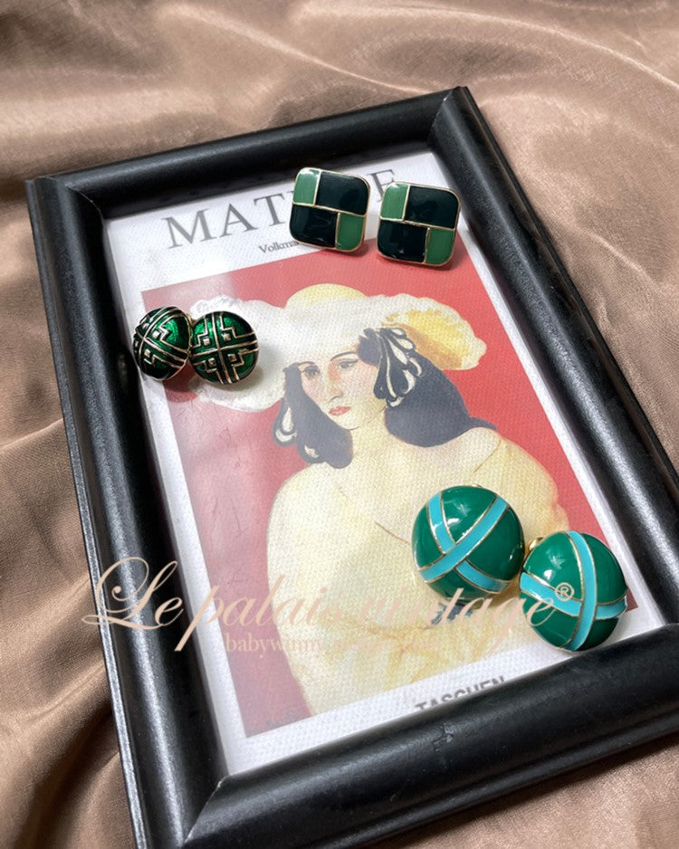 Le Palais Vintage Emerald drop glazed stud earrings-Lora.