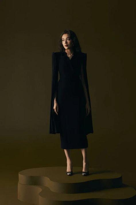 Black elegant long sleeve pleated dress- Ilia