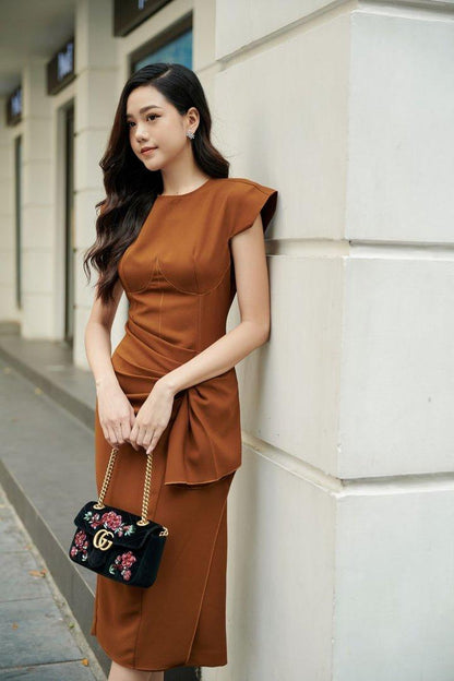 Brown chest cup dress-SOMA