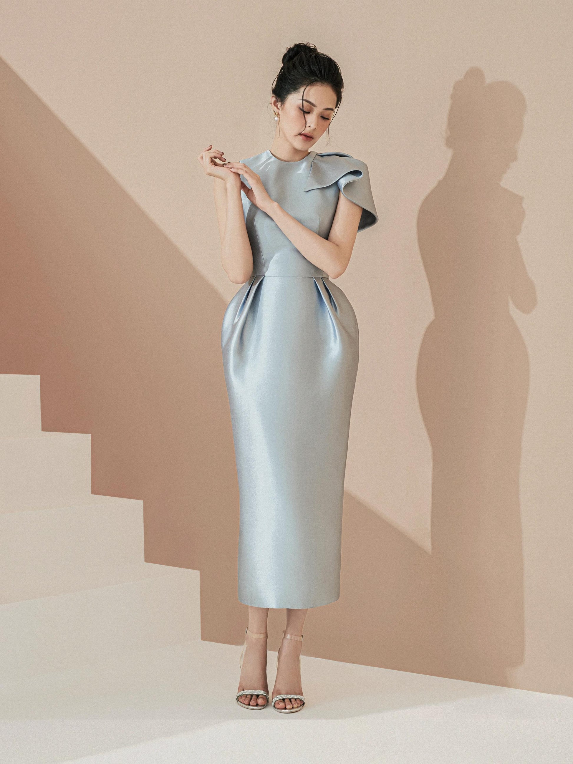 LUXURY HIGH-END HALF BOW MIDI COCKTAIL DRESS
