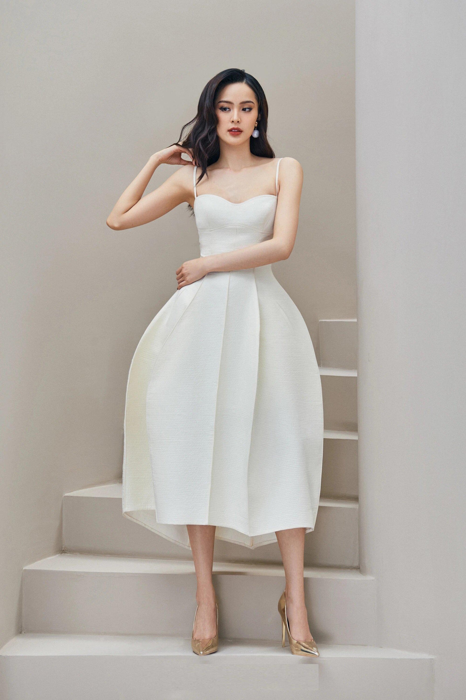 White structured cocoon cocktail lbd midi dress White structured cocoon cocktail lbd midi dress