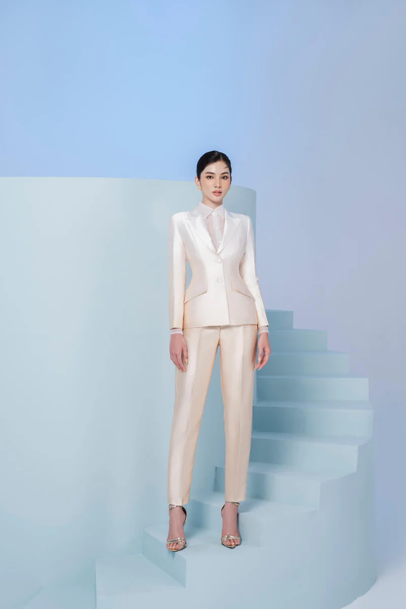 Early Spring 2023  new long-sleeved suit jacket + solid color trousers suit set- Camila