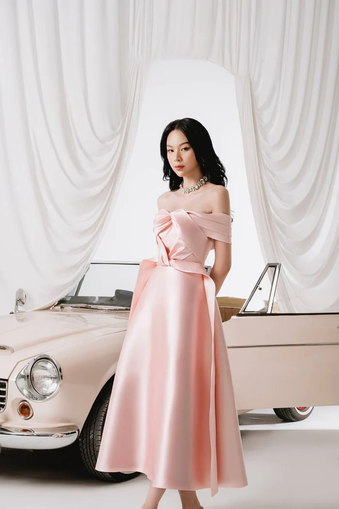 A-line Off-Shoulder Taffeta a fitted waist Midi Dress- Margerida L A-line Off-Shoulder Taffeta a fitted waist Midi Dress- Margerida L