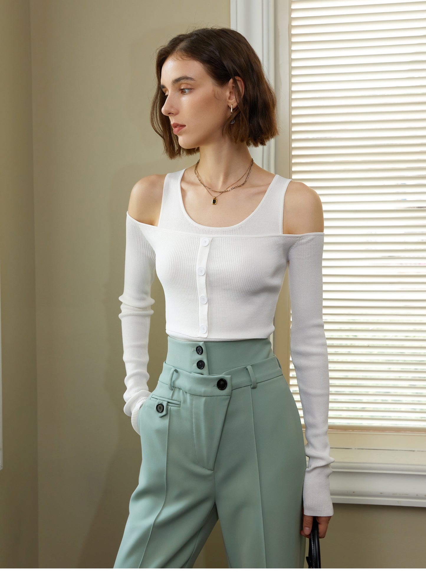 Asymmetrical high waist, regular thickness,pockets wide length trousers-Copa