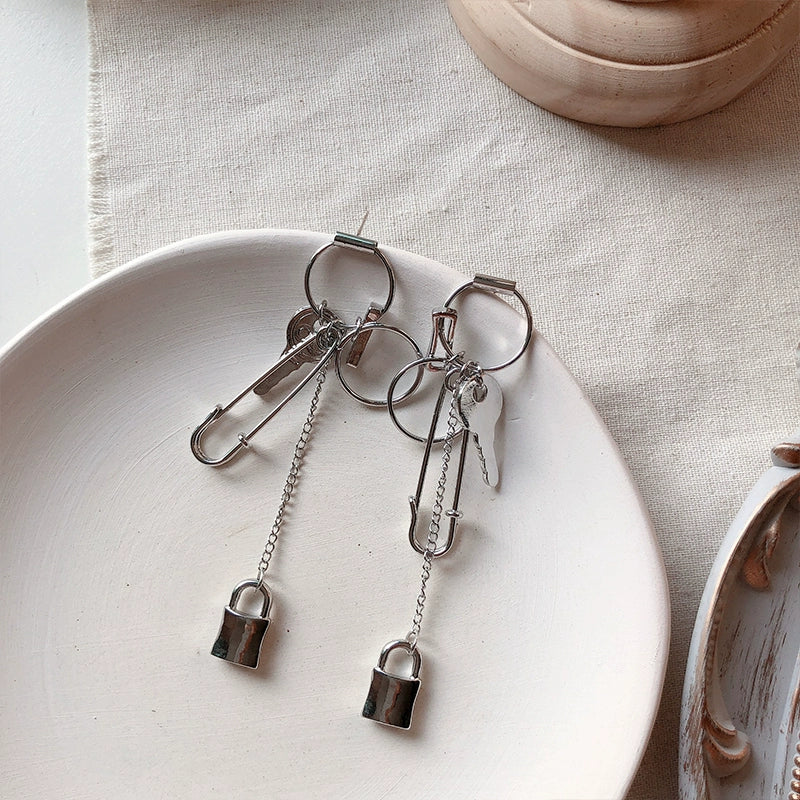 Le Palais Vintage Elegant Sliver Key and Padlock Long Earrings-Jill.