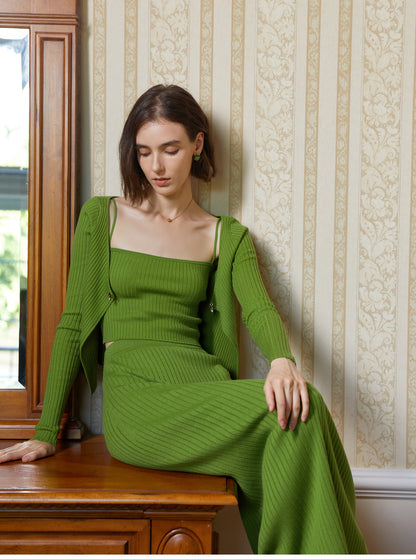 Green Three-piece set designed for optimal comfort and versatility skirt suit set- Jula