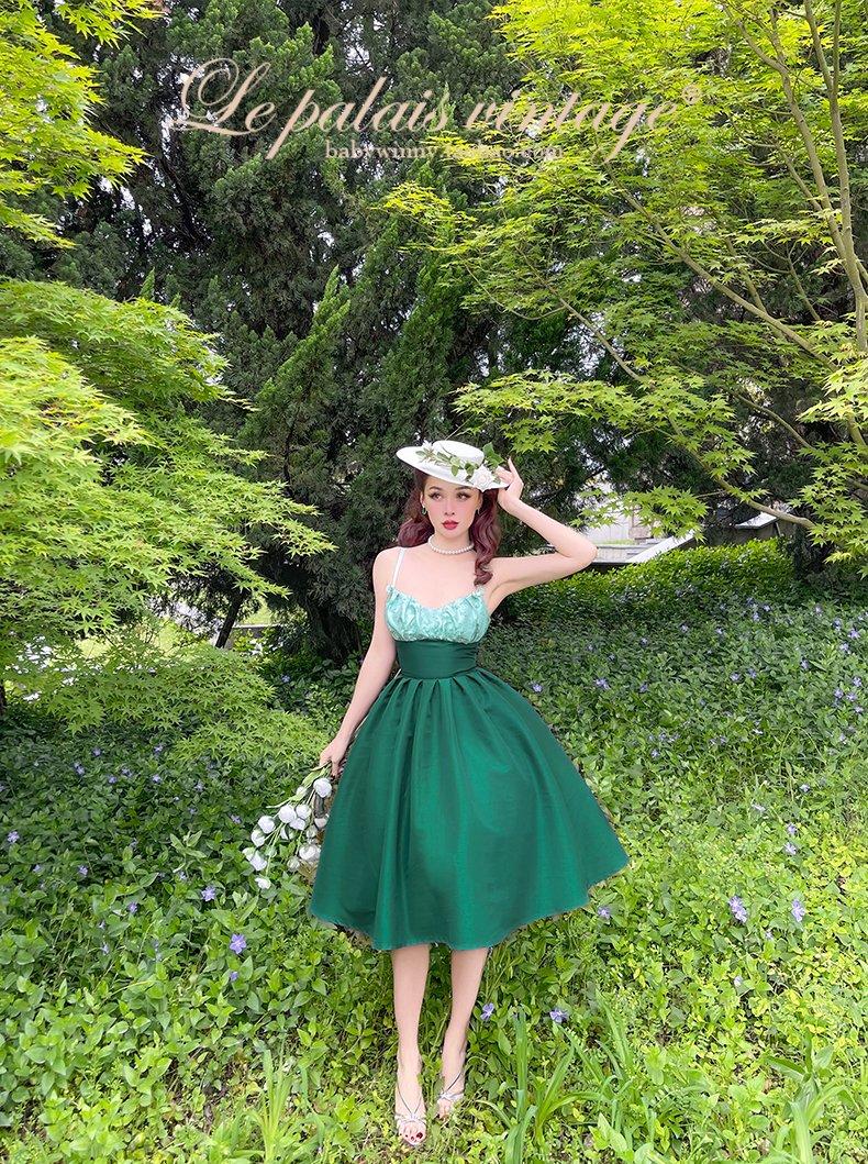 Beautiful embossed three-dimensional retro green dress- Rita