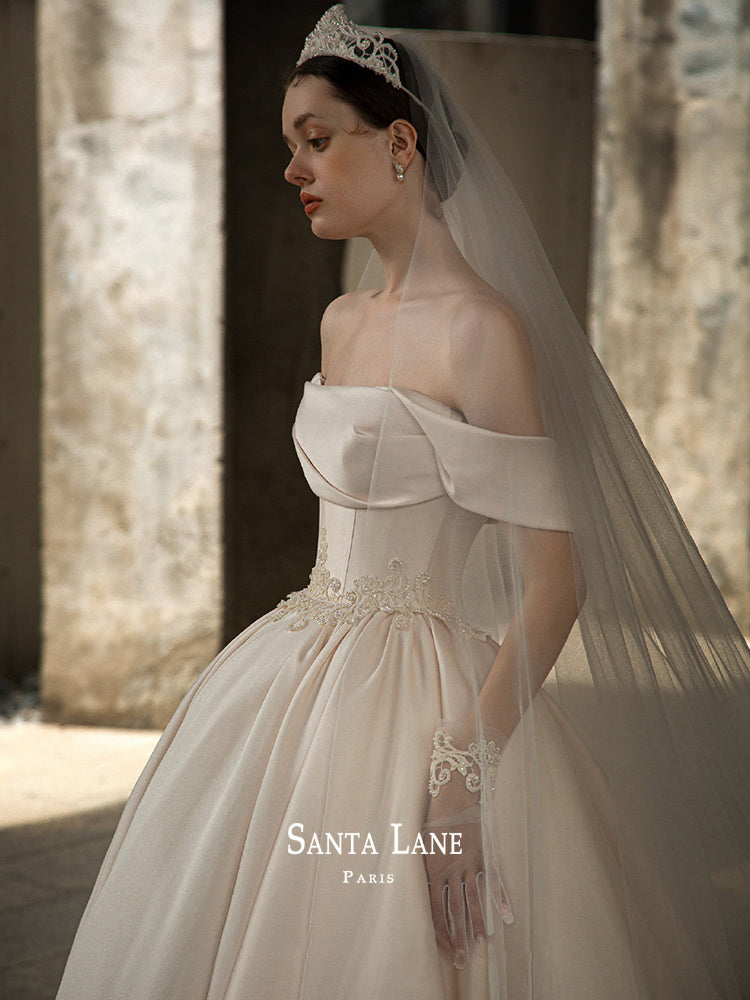 Early Spring 2023 Winter one-shoulder satin satin wedding dress- Sally Early Spring 2023 Winter one-shoulder satin satin wedding dress- Sally