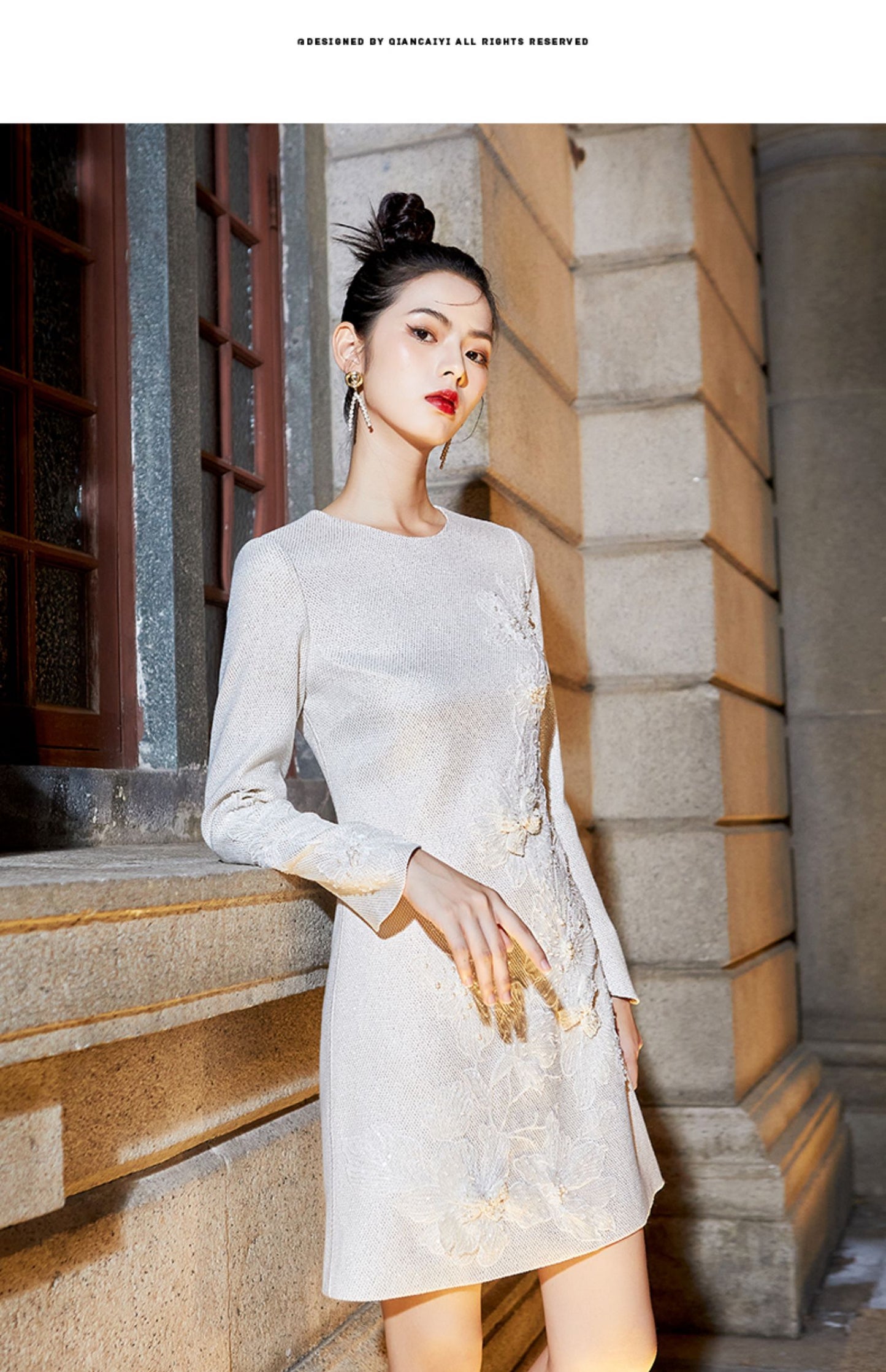 Embroidered Chinese-style long sleeve dress- Chile