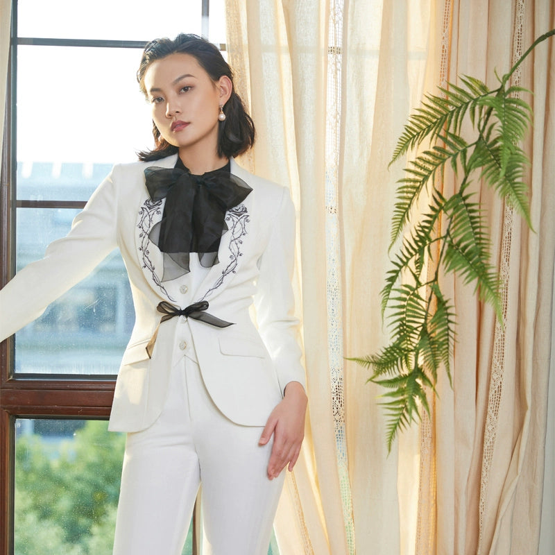 MagicQ white color-block rose embroidered collar bow tie suit horse clip wide-leg pants