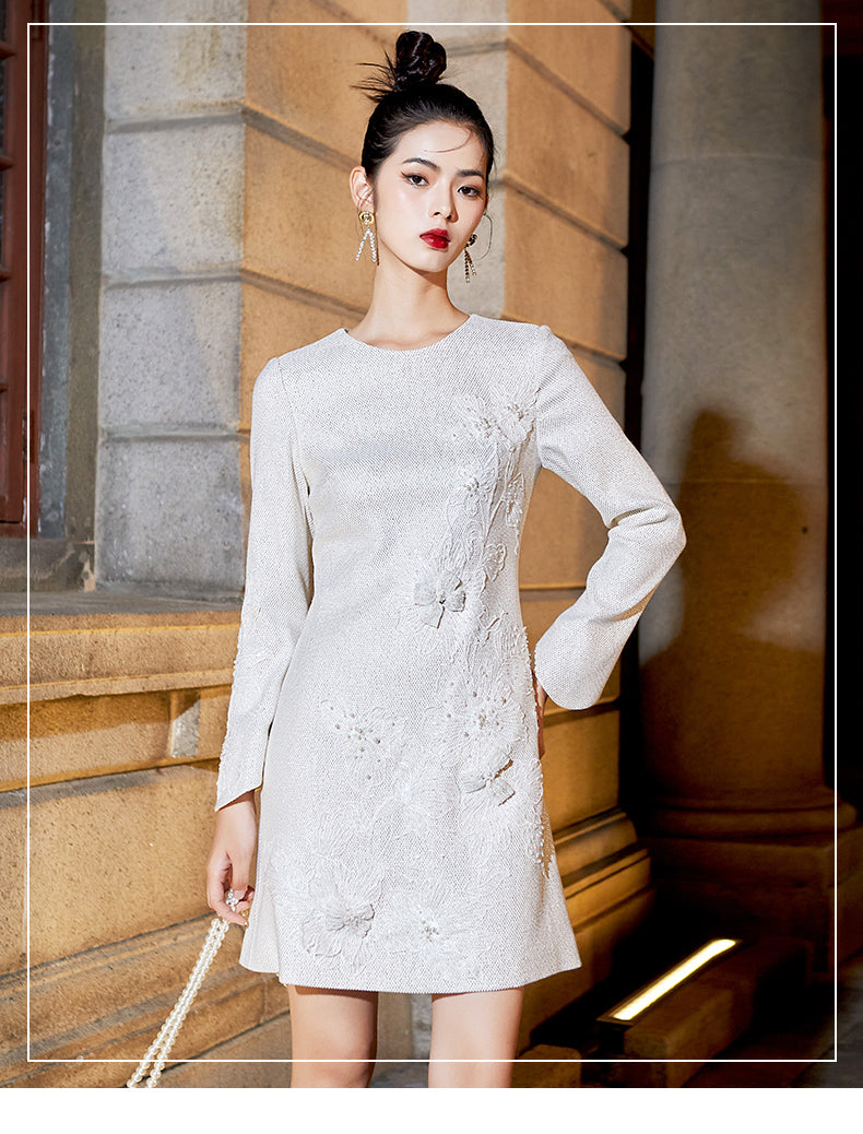 Embroidered Chinese-style long sleeve dress- Chile XL Embroidered Chinese-style long sleeve dress- Chile XL