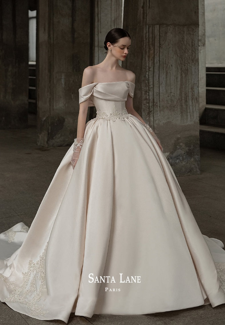 Early Spring 2023 Winter one-shoulder satin satin wedding dress- Sally Early Spring 2023 Winter one-shoulder satin satin wedding dress- Sally