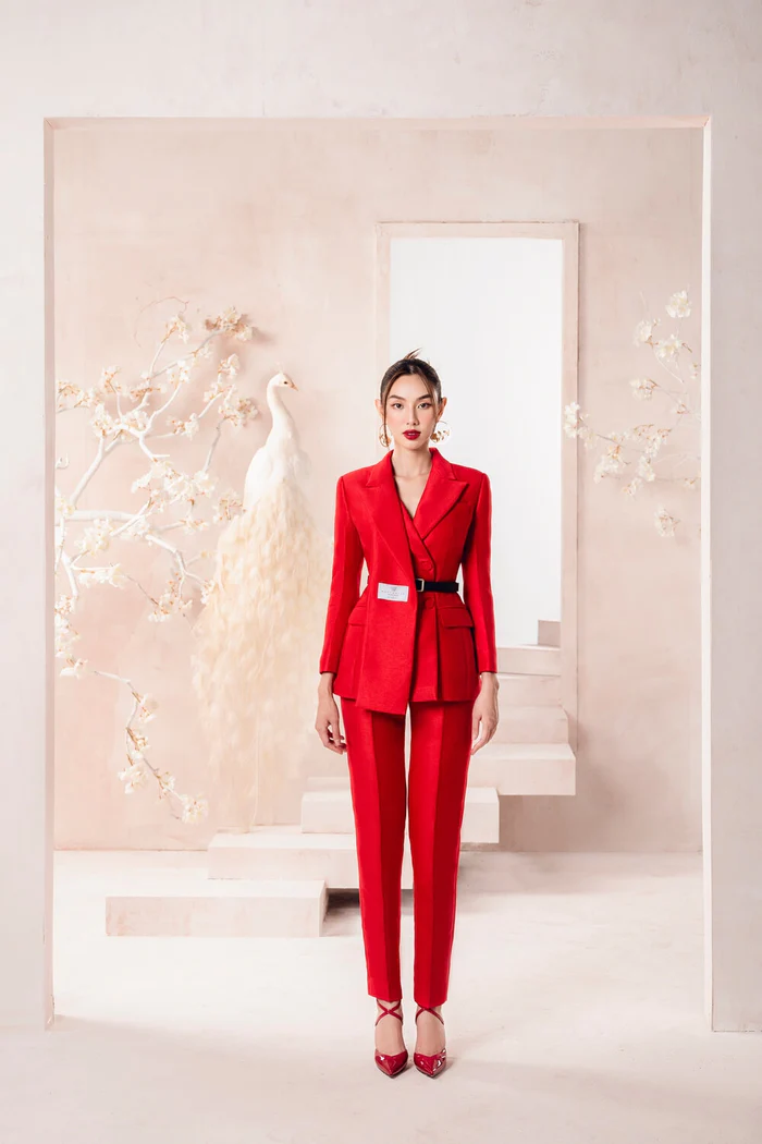 Wide peak lapel sales blazer