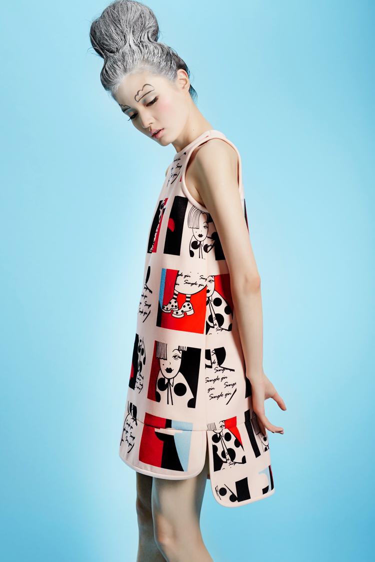 Spring abstract girl figure print sleeveless dress- Etty