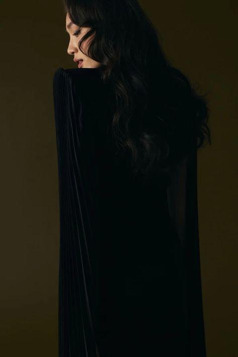 Black elegant long sleeve pleated dress- Ilia